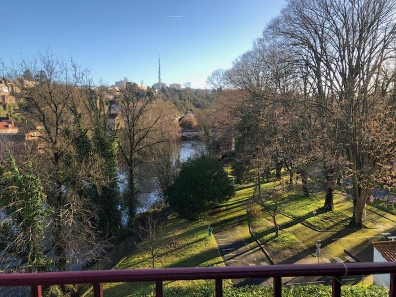 Chez Jean-Claude, Vue Panoramique Au Reveil Appartement Poitiers Buitenkant foto
